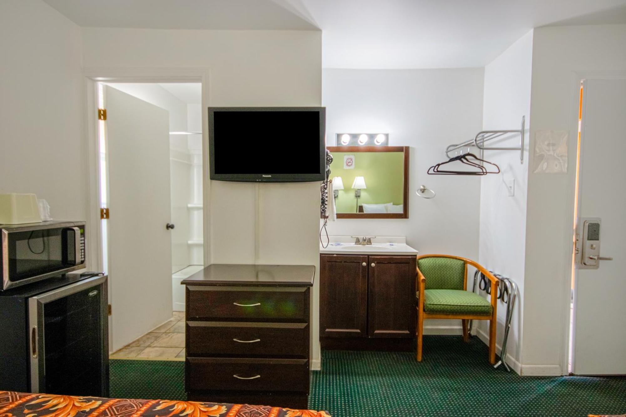 Oyo Travelier Motel Macon Exterior photo