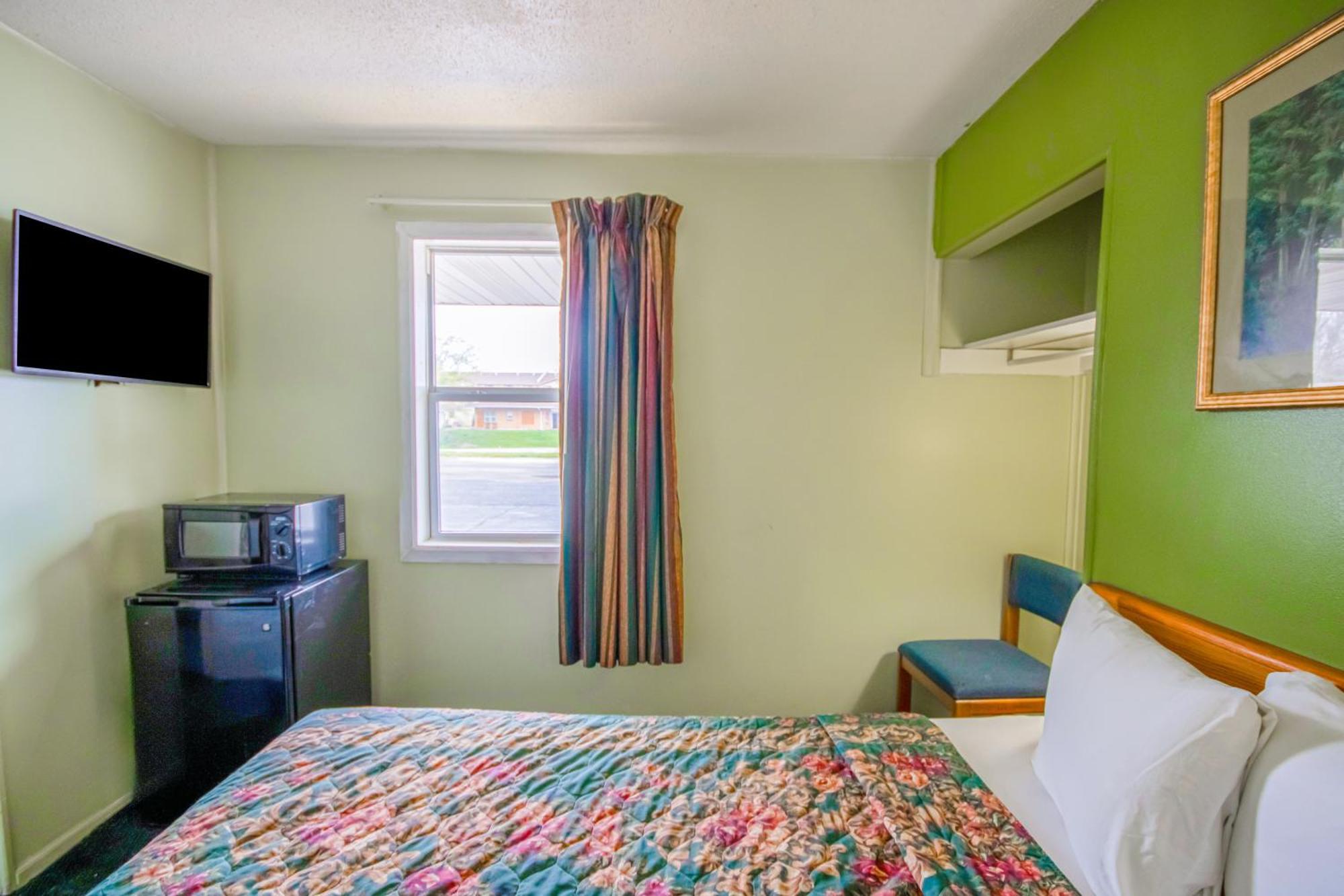 Oyo Travelier Motel Macon Exterior photo