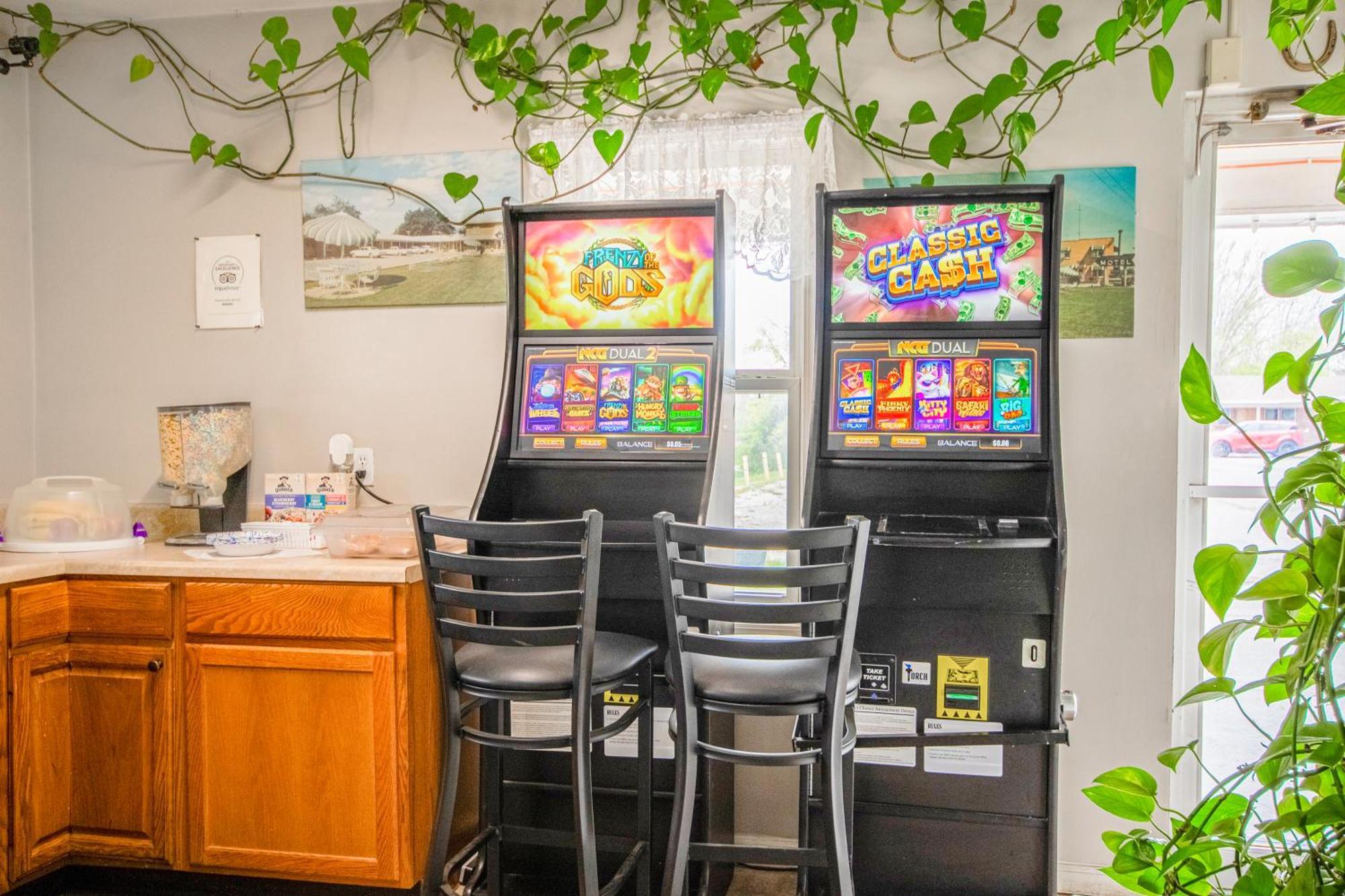 Oyo Travelier Motel Macon Exterior photo