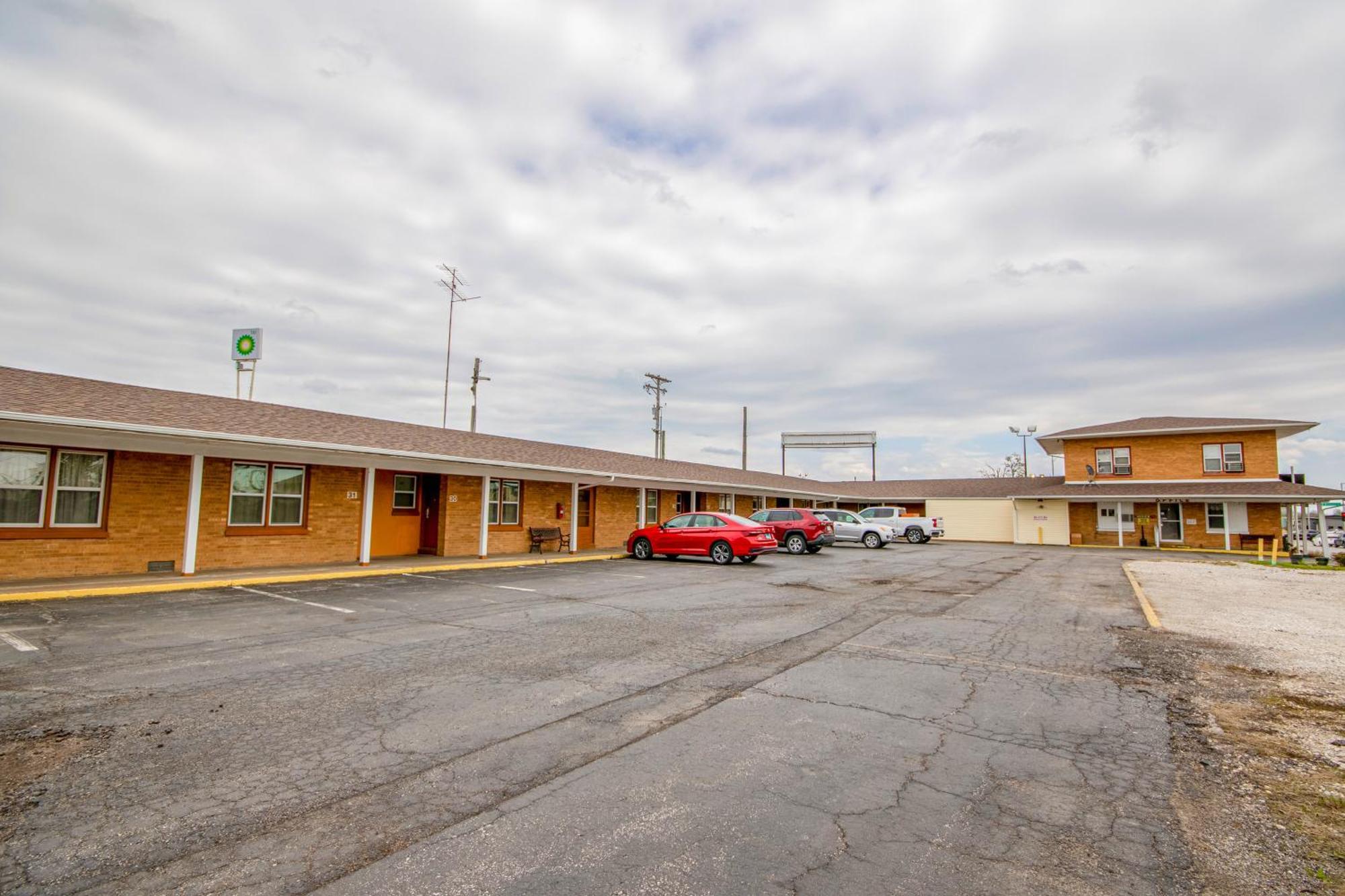 Oyo Travelier Motel Macon Exterior photo