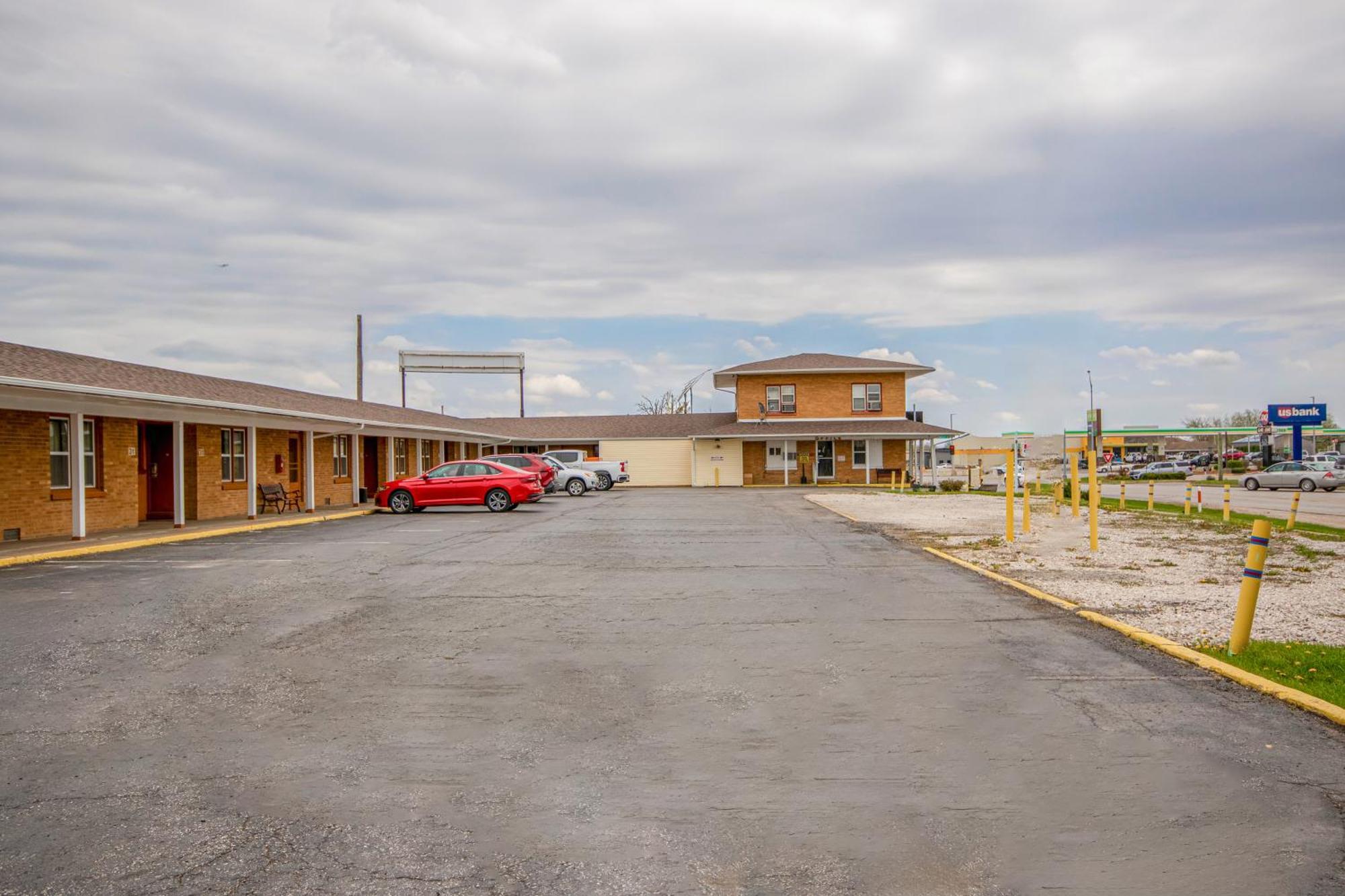 Oyo Travelier Motel Macon Exterior photo