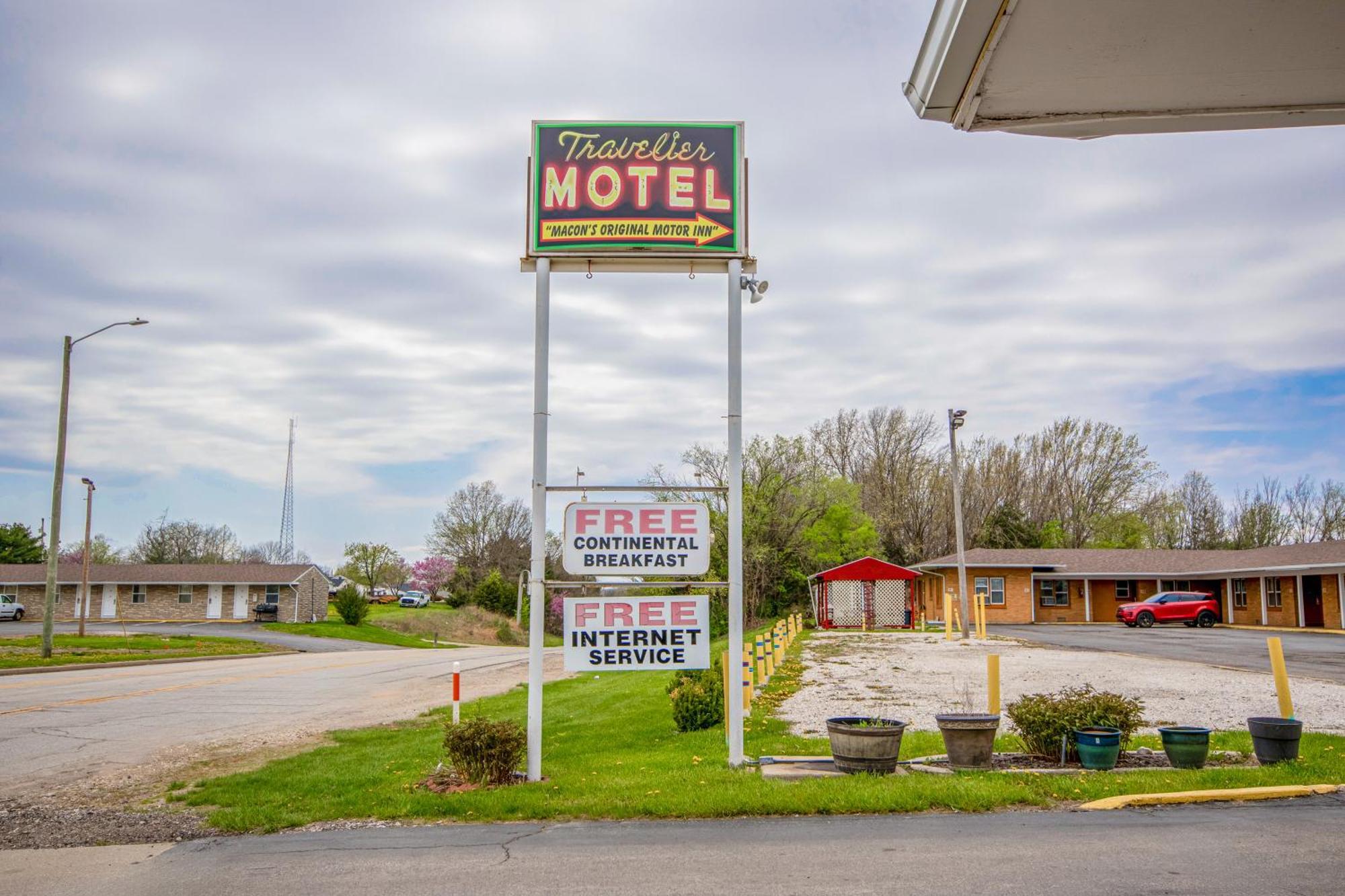 Oyo Travelier Motel Macon Exterior photo